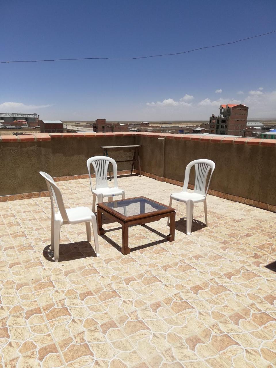 Hotel Aguilar Uyuni Buitenkant foto